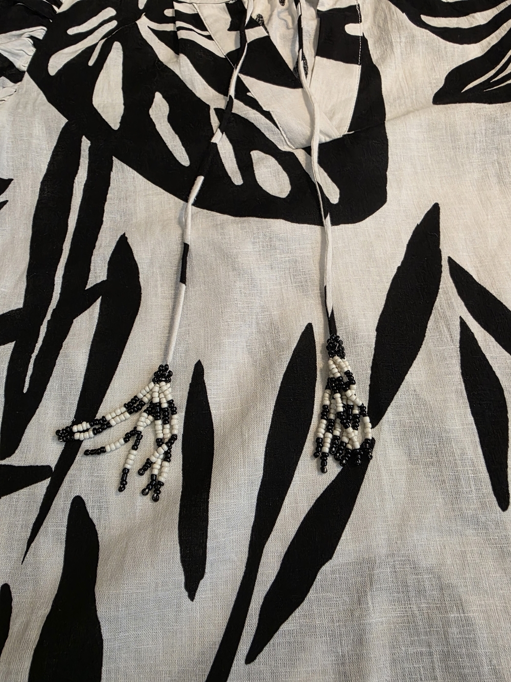 Christian Siriano Black and White Botanical Print Top - Picture 2 of 6